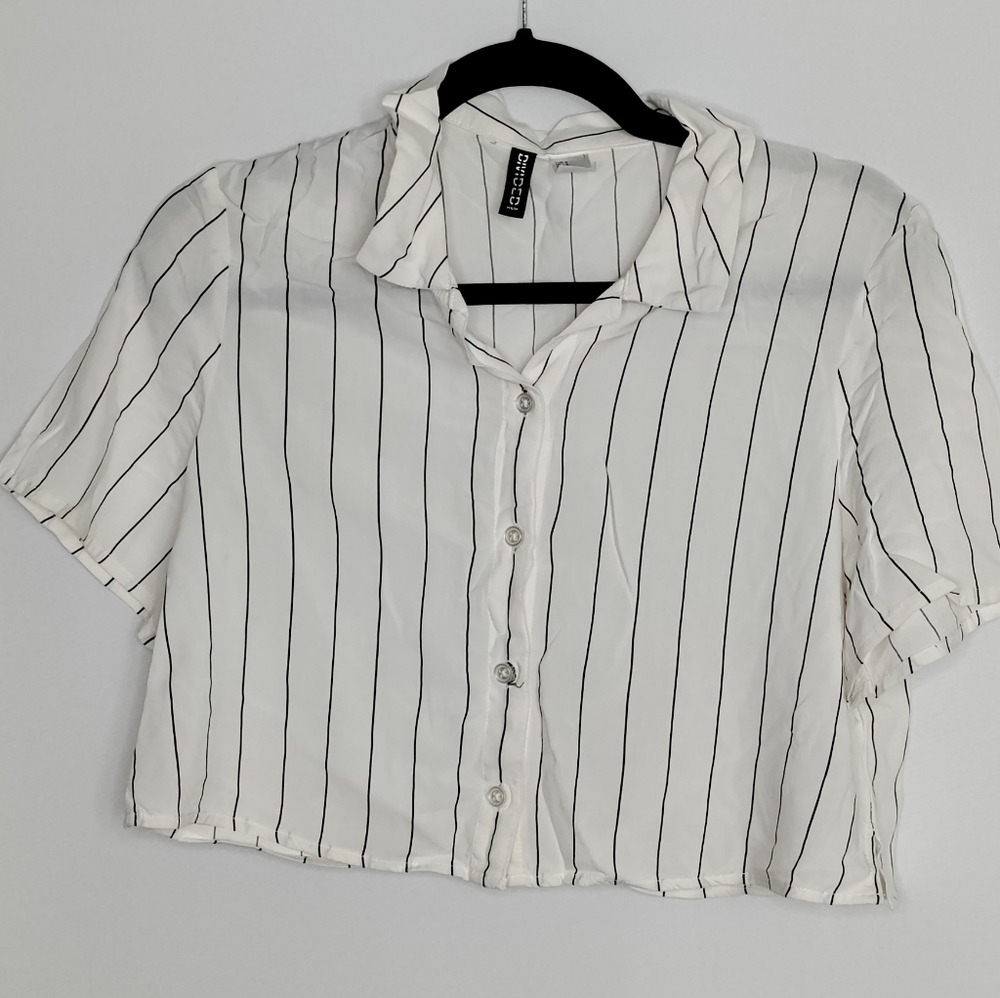 H&M Divided White Button-Down Shirt with Black Stripes